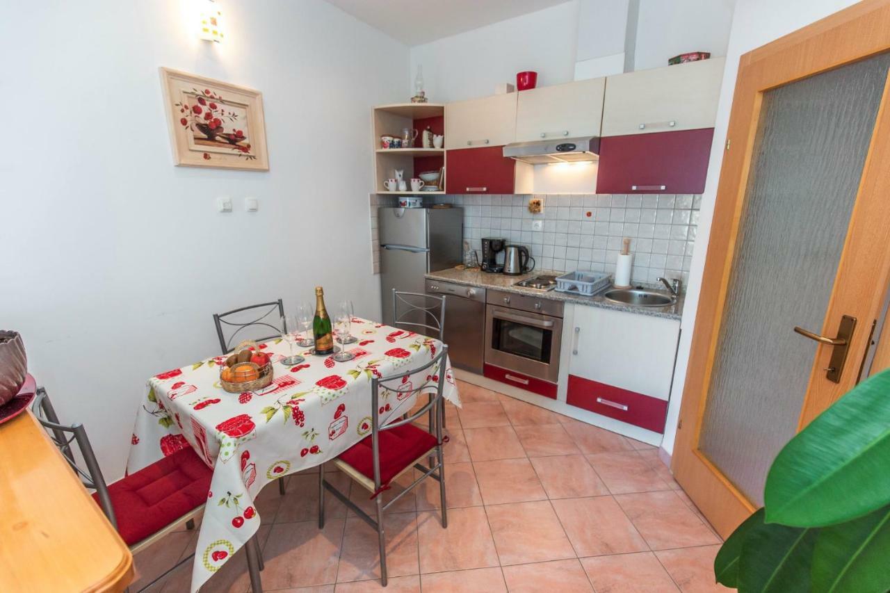 Apartment Jasna With Breathtaking Sea View, Terrace And Free Parking Hreljin Bagian luar foto